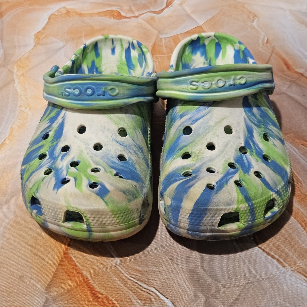 Crocs Classic Clogs Kids J2 Green Blue White Abstract Print Slip On Shoes